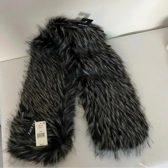 Steve Madden Faux Fur Scurf Black/Gray - Picture 3 of 5